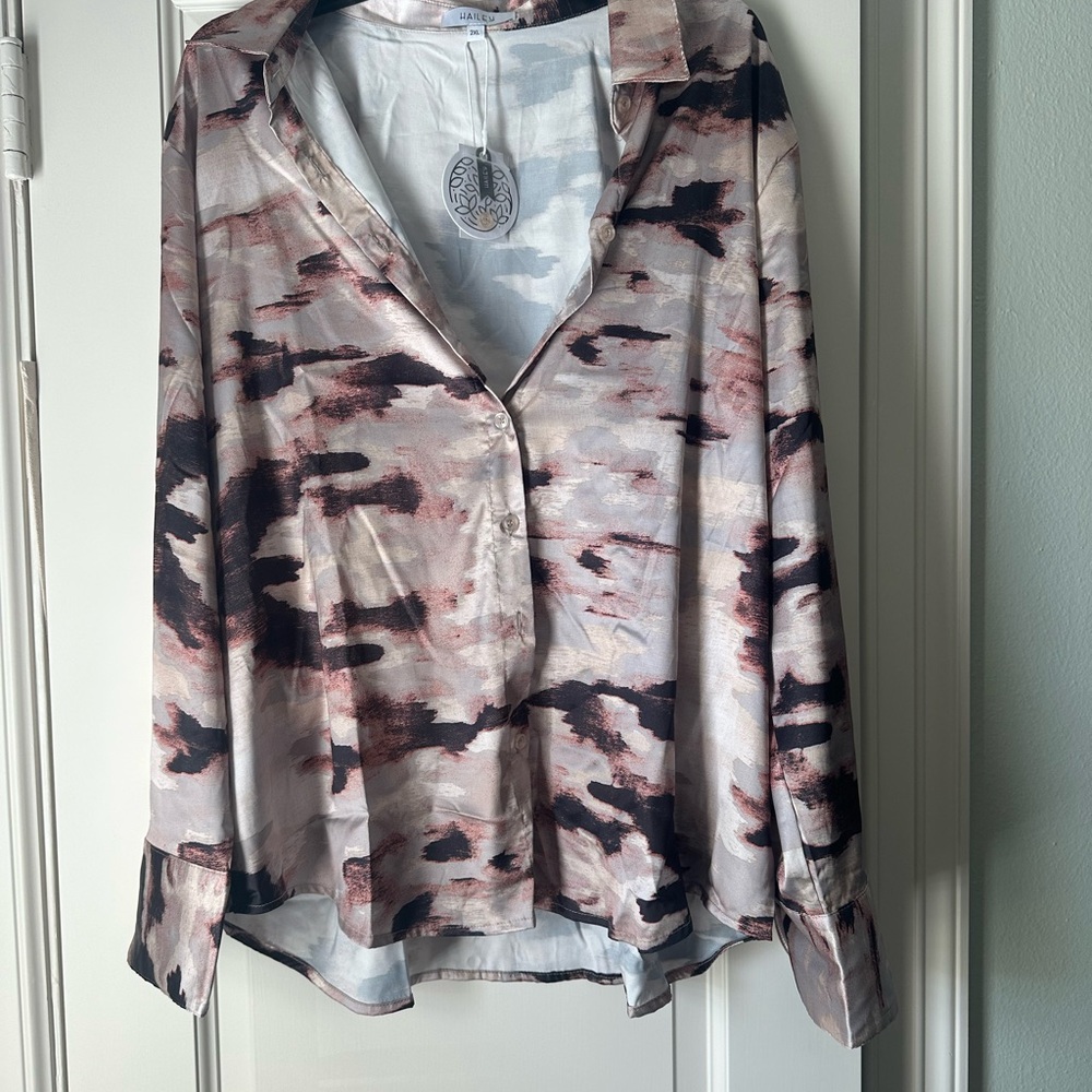 Fame on Central Oversized Satin Slip Blouse Brown Brushstrokes